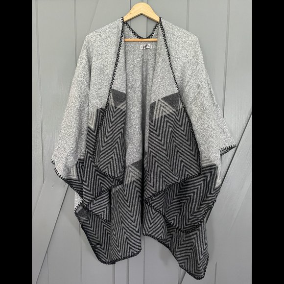 Blanket Shawl - Picture 1 of 2